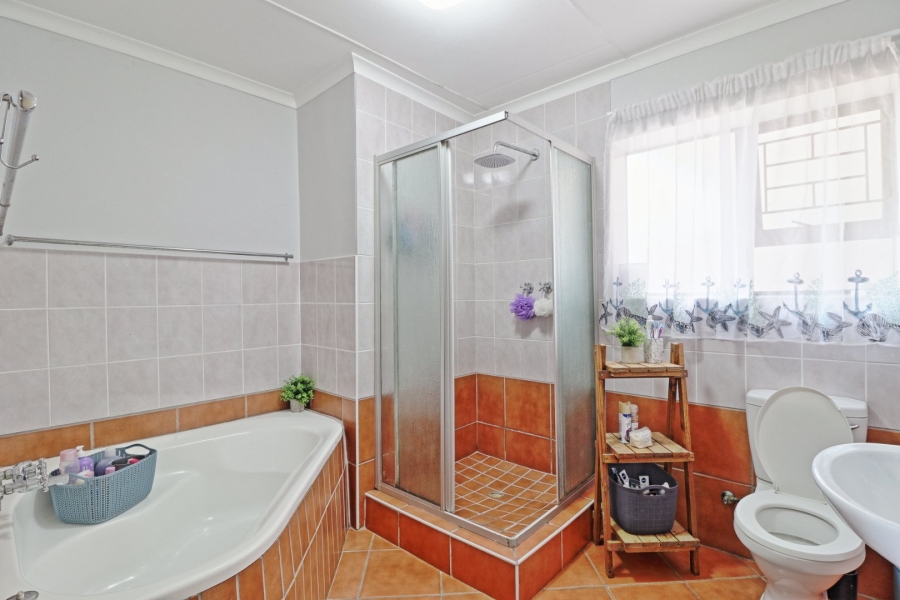 3 Bedroom Property for Sale in Hartenbos Heuwels Western Cape